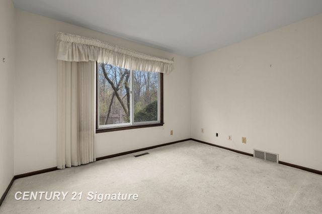 5813 Sturgeon Avenue, Midland, MI 48640
