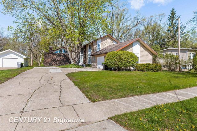 5813 Sturgeon Avenue, Midland, MI 48640