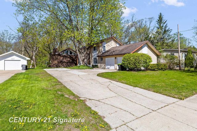 5813 Sturgeon Avenue, Midland, MI 48640