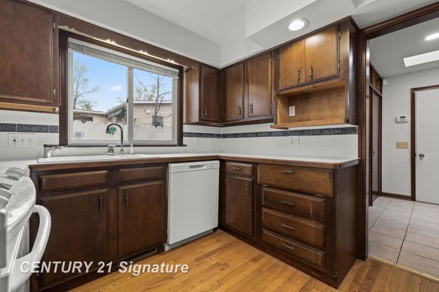 5813 Sturgeon Avenue, Midland, MI 48640