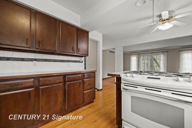 5813 Sturgeon Avenue, Midland, MI 48640