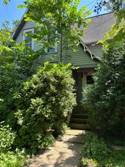 114 E Brown Street, West Chicago, IL 60185