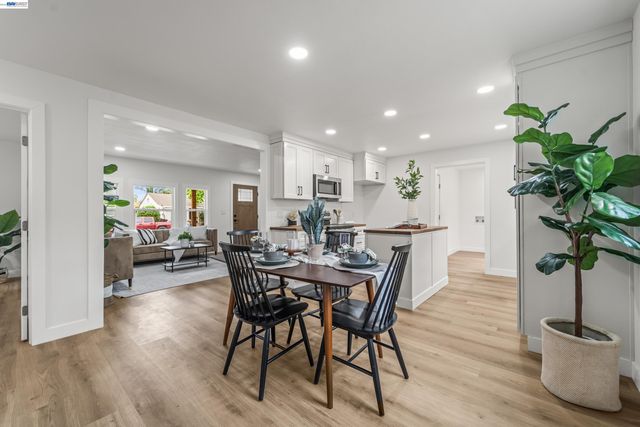 24 Lawrence Ave, Antioch, CA 94509