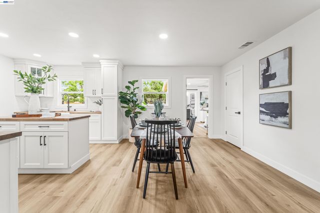 24 Lawrence Ave, Antioch, CA 94509