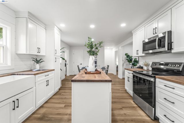 24 Lawrence Ave, Antioch, CA 94509