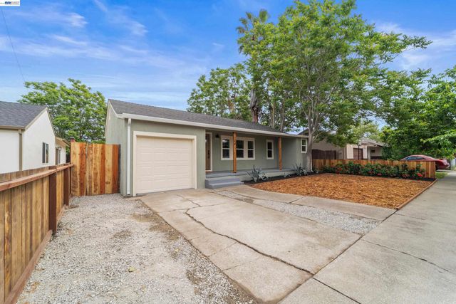 24 Lawrence Ave, Antioch, CA 94509
