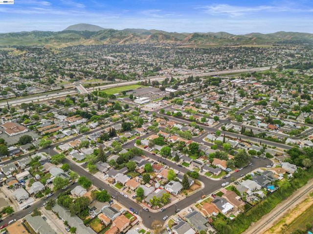 24 Lawrence Ave, Antioch, CA 94509