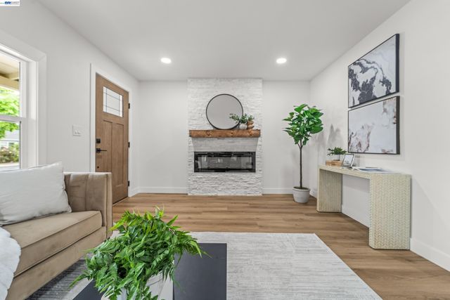 24 Lawrence Ave, Antioch, CA 94509