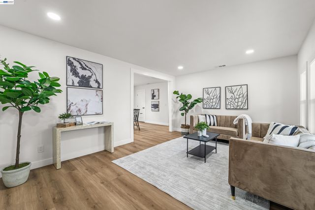 24 Lawrence Ave, Antioch, CA 94509