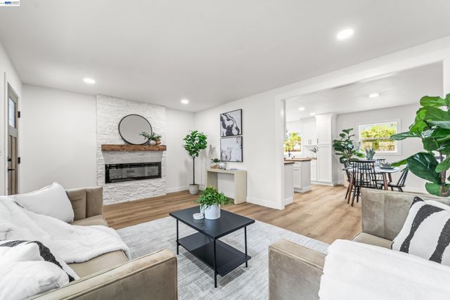 24 Lawrence Ave, Antioch, CA 94509