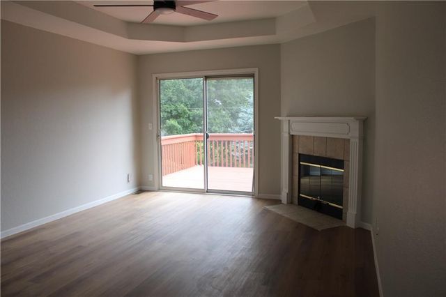 403 NW Highland Lane, Blue Springs, MO 64014