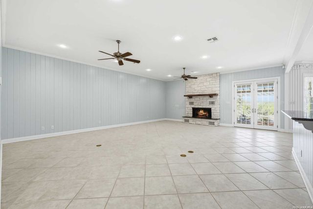 1464 Saddle Club Dr, Kerrville, TX 78028