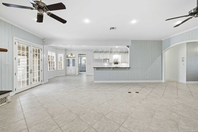 1464 Saddle Club Dr, Kerrville, TX 78028