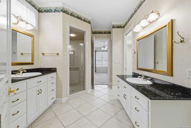 1464 Saddle Club Dr, Kerrville, TX 78028