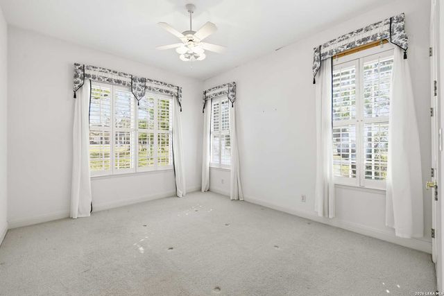 1464 Saddle Club Dr, Kerrville, TX 78028