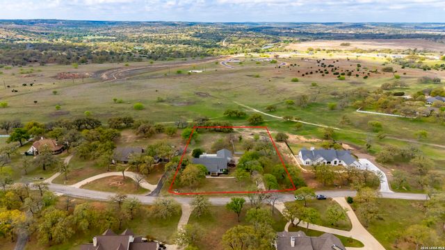 1464 Saddle Club Dr, Kerrville, TX 78028