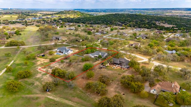 1464 Saddle Club Dr, Kerrville, TX 78028