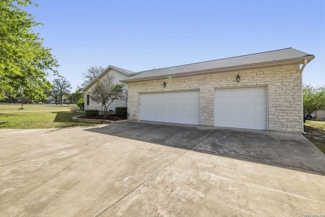1464 Saddle Club Dr, Kerrville, TX 78028