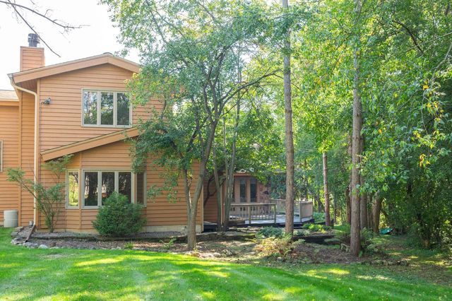 W318N1045 Huckleberry WAY, Delafield, WI 53018