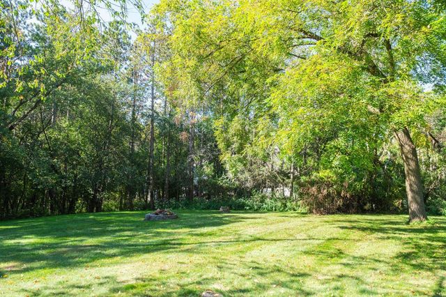 W318N1045 Huckleberry WAY, Delafield, WI 53018