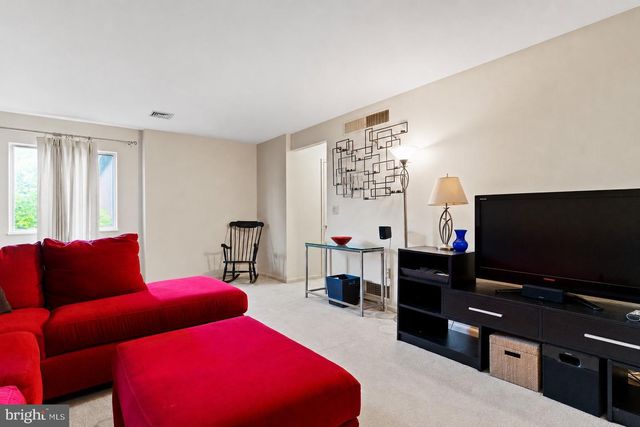834 LEE LN, Enola, PA 17025