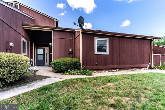 834 LEE LN, Enola, PA 17025