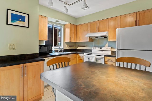 834 LEE LN, Enola, PA 17025