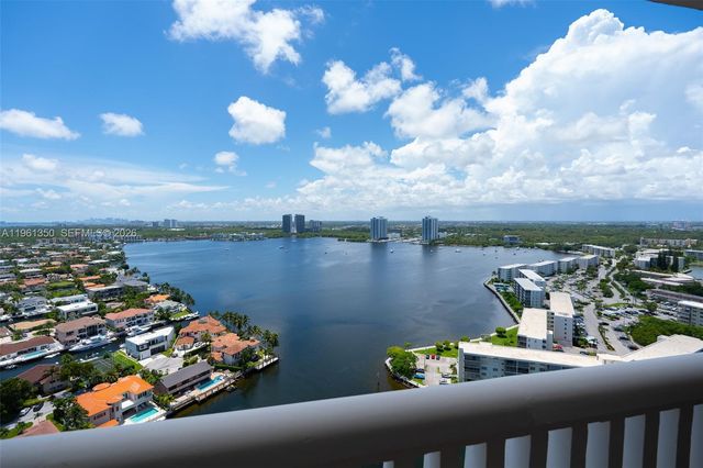 1000 W Island Blvd 2812, Aventura, FL 33160