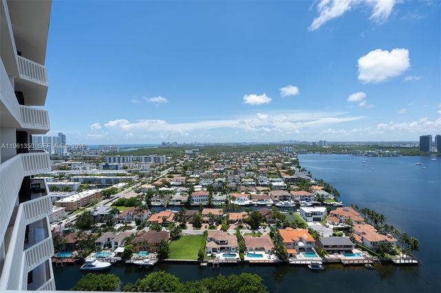 1000 W Island Blvd 2812, Aventura, FL 33160