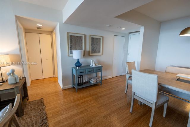 1000 W Island Blvd 2812, Aventura, FL 33160