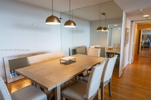 1000 W Island Blvd 2812, Aventura, FL 33160