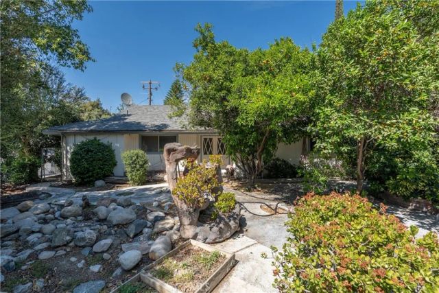 24066 Prado, Colton, CA 92324