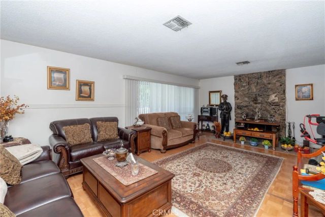 24066 Prado, Colton, CA 92324