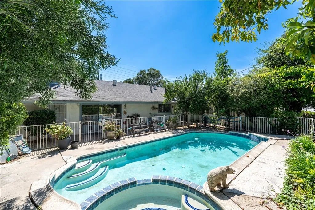 24066 Prado, Colton, CA 92324