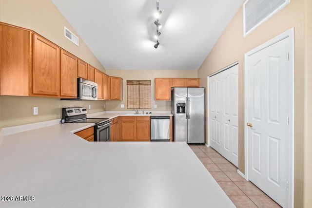 2221 E Union Hills Drive 158, Phoenix, AZ 85024