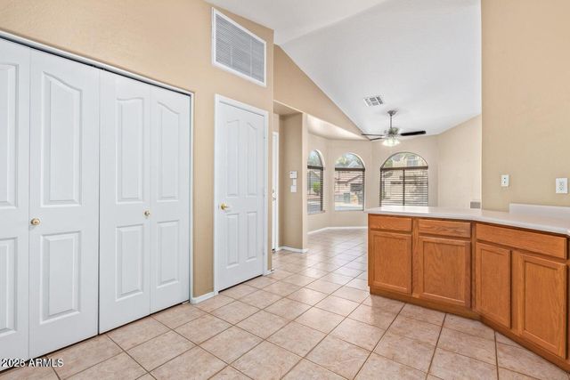 2221 E Union Hills Drive 158, Phoenix, AZ 85024
