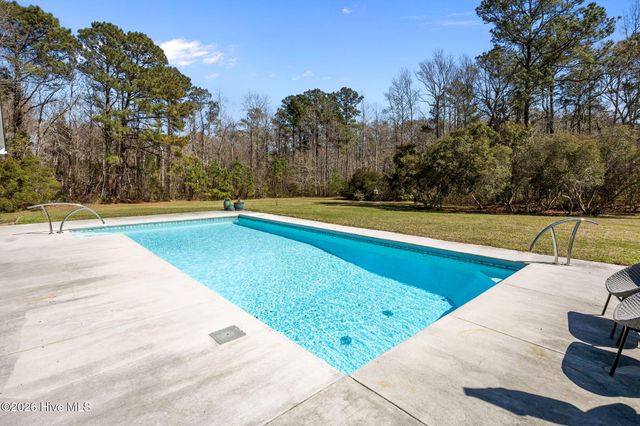 641 Edgewood Avenue, Newport, NC 28570