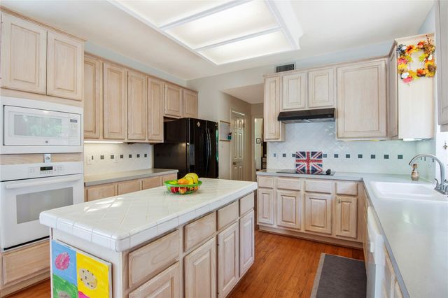 14115 Heatherhill Place, Houston, TX 77077