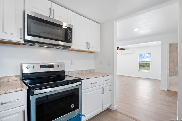 8701 County Road 128, Floresville, TX 78114