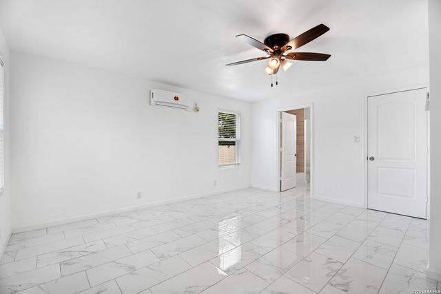 8701 County Road 128, Floresville, TX 78114