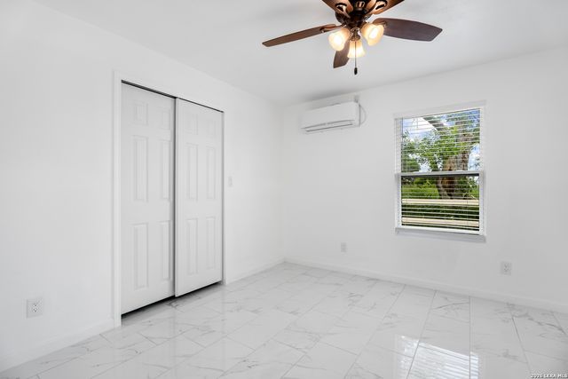 8701 County Road 128, Floresville, TX 78114