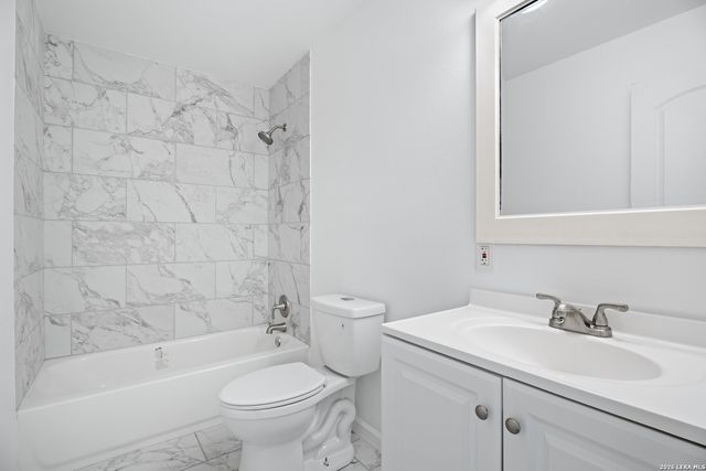 8701 County Road 128, Floresville, TX 78114