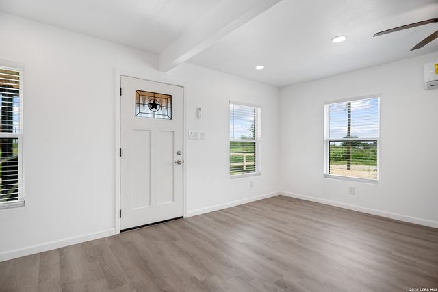 8701 County Road 128, Floresville, TX 78114