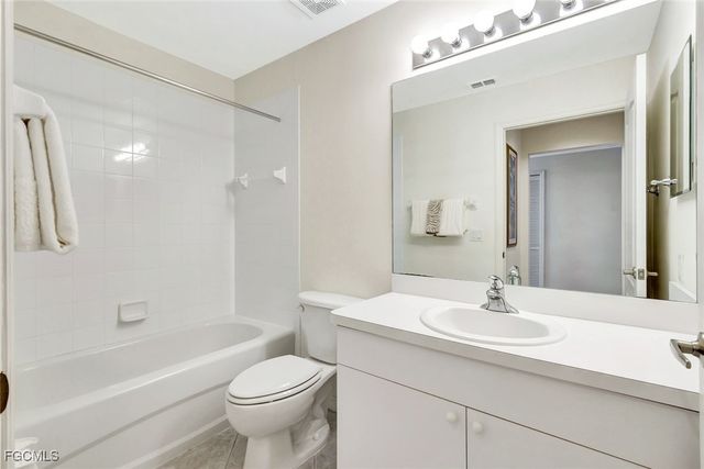 16595 Lake Circle DR 233, Fort Myers, FL 33908