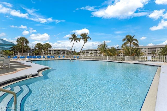 16595 Lake Circle DR 233, Fort Myers, FL 33908