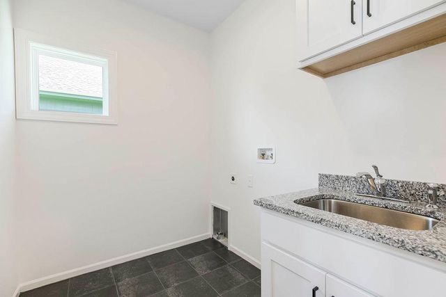 12542 S Hedge Court, Olathe, KS 66061