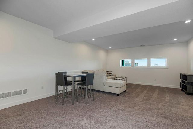 12542 S Hedge Court, Olathe, KS 66061