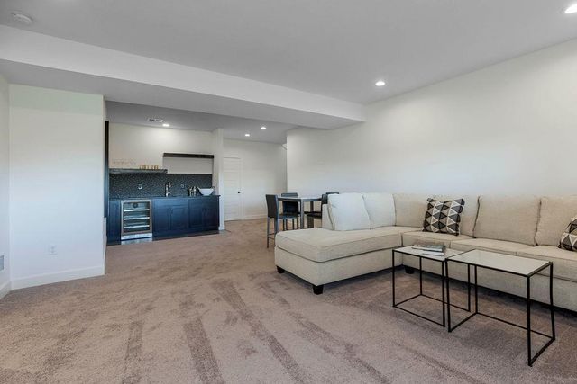 12542 S Hedge Court, Olathe, KS 66061