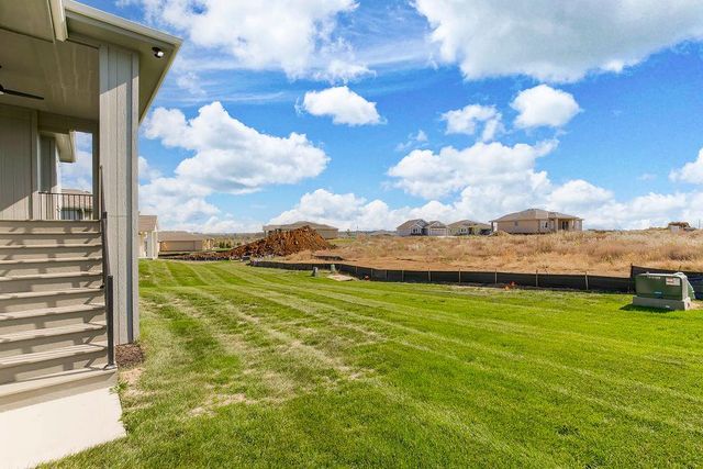 12542 S Hedge Court, Olathe, KS 66061