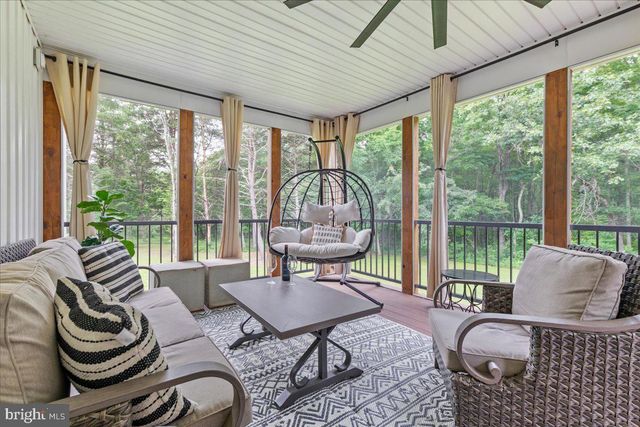 243 VESPER, Cross Junction, VA 22625